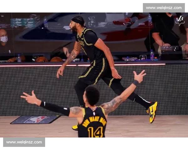 湖人对阵小牛直播前瞻焦点球星战术走势全解析赛场看点精彩不容错过