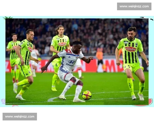 朗斯对阵尼姆法甲焦点战前瞻与胜负走势深度解析球队阵容战术看点